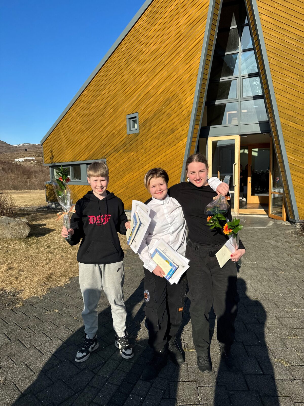 Verðlaunahafarnir Jón Þór Hugason var í öðru sæti, Hildur Ása Gísladóttir í fyrsta og Victoria Rós Sæmundsdóttir í því þriðja.