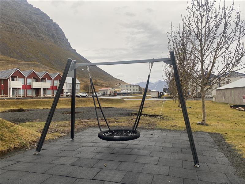 Ný leiktæki á Bíldudal